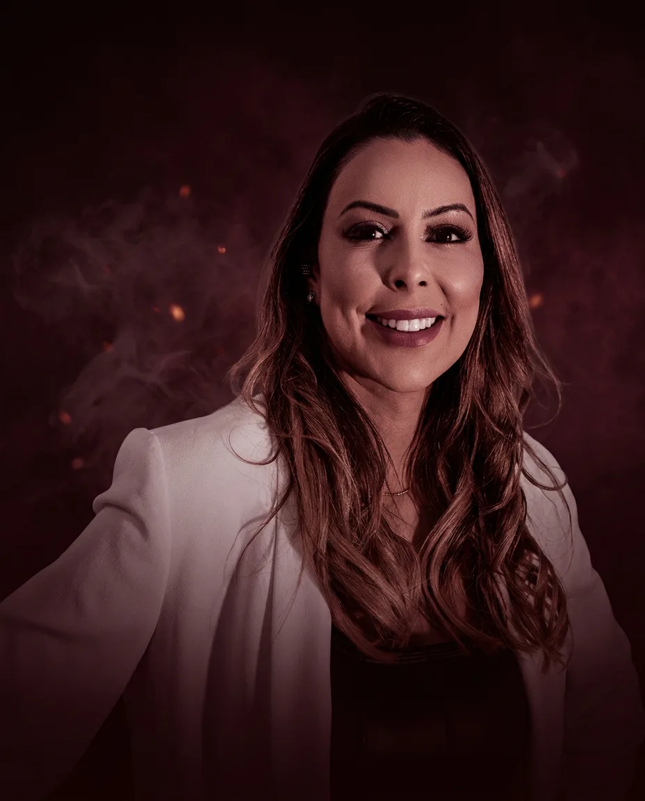 Dra. Thallita Queiroz, autora dos livros Arquitetura Facial